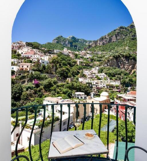 小型套房带海景, Savoia