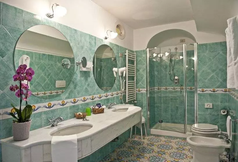 Comfort room with terrace, Savoia