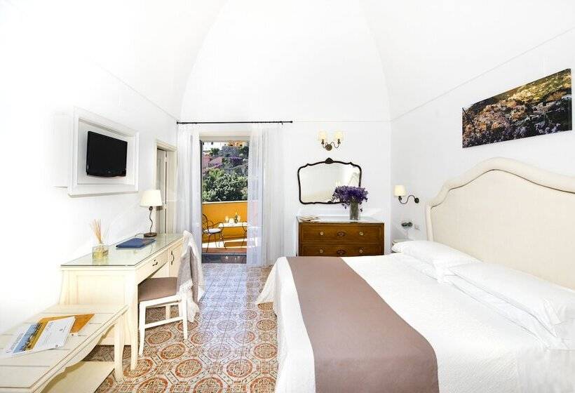 Comfort room with terrace, Savoia