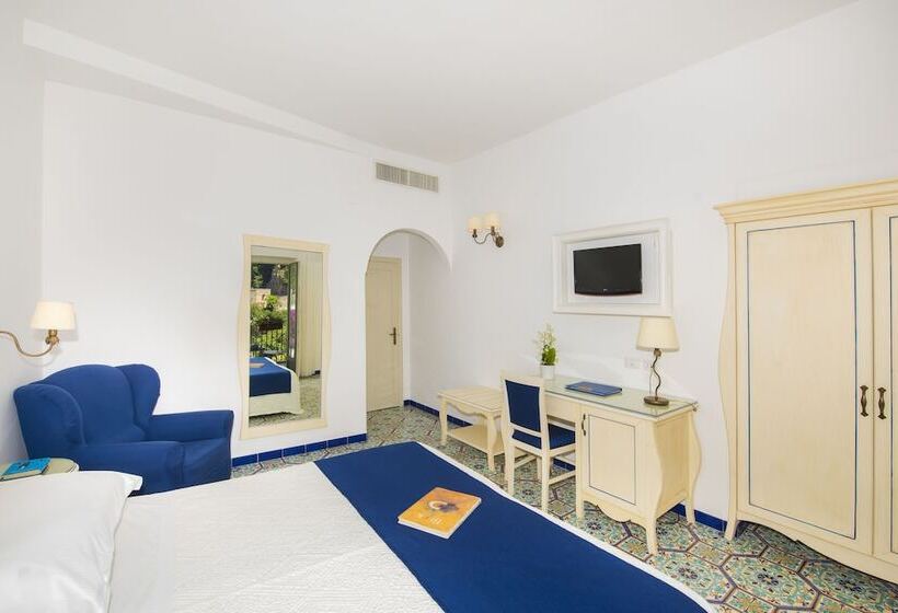 Comfort room with terrace, Savoia