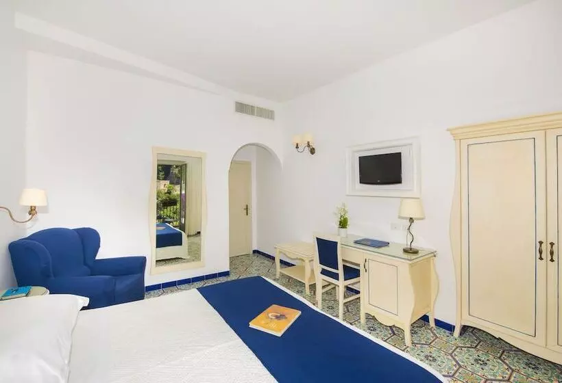 Comfort room with terrace, Savoia