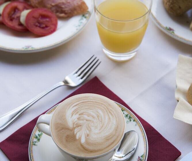 标准单人间, Savoia