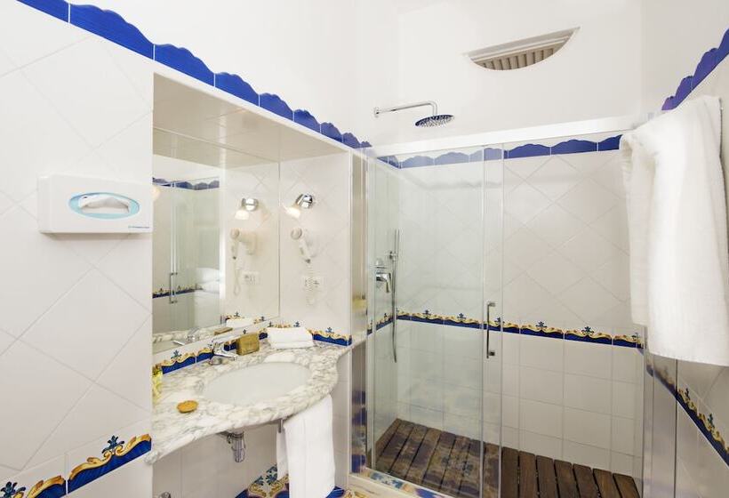 带露台的经典房间, Savoia