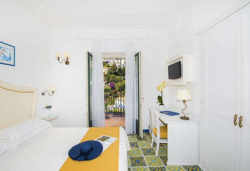 带露台的经典房间, Savoia