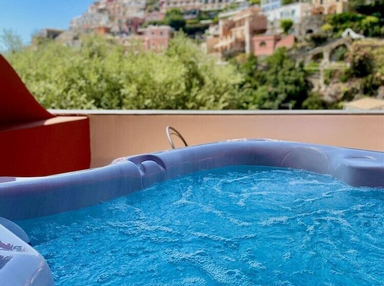 豪华房间, Savoia