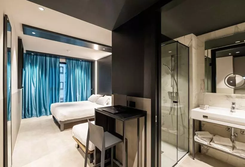 اتاق استاندارد سه نفره, Smart Hotel Central