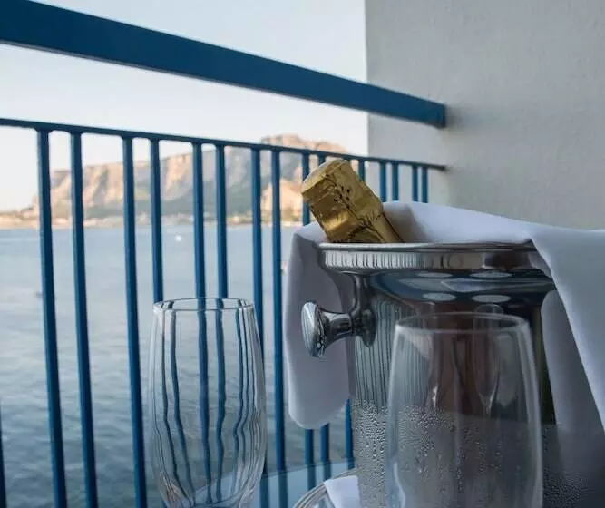 اتاق استاندارد با چشم‌انداز دریا, Splendid Hotel La Torre