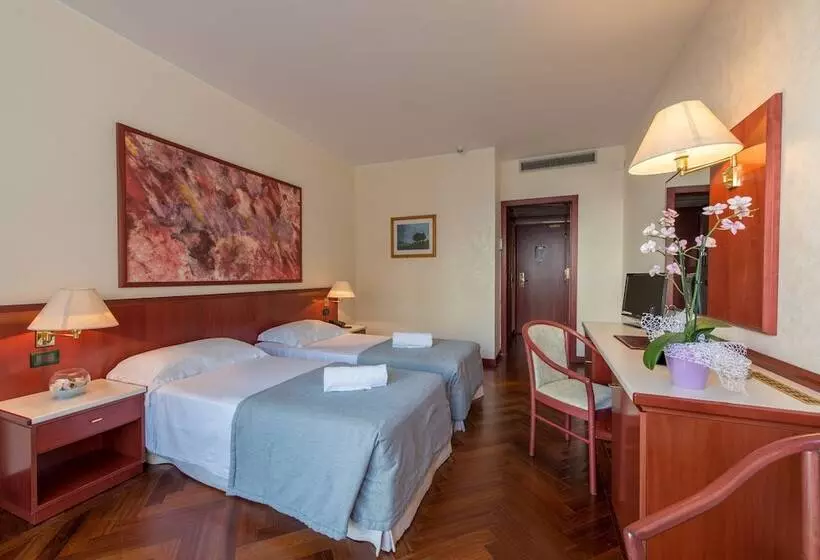 اتاق اکونومی, Splendid Hotel La Torre