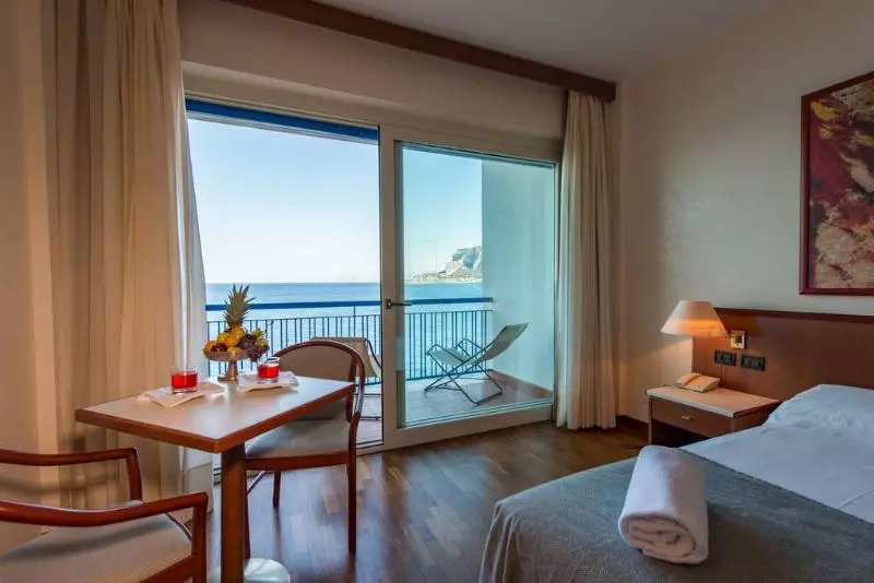 اتاق استاندارد با چشم‌انداز دریا, Splendid Hotel La Torre