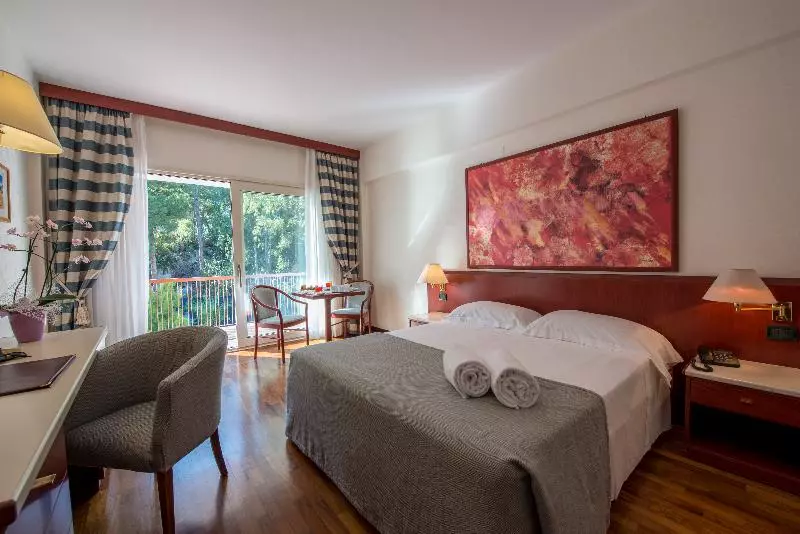 اتاق استاندارد چهارنفره با چشم‌انداز باغ, Splendid Hotel La Torre