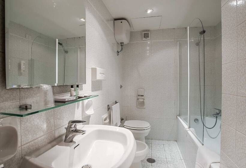 חדר סטנדרט, Tritone