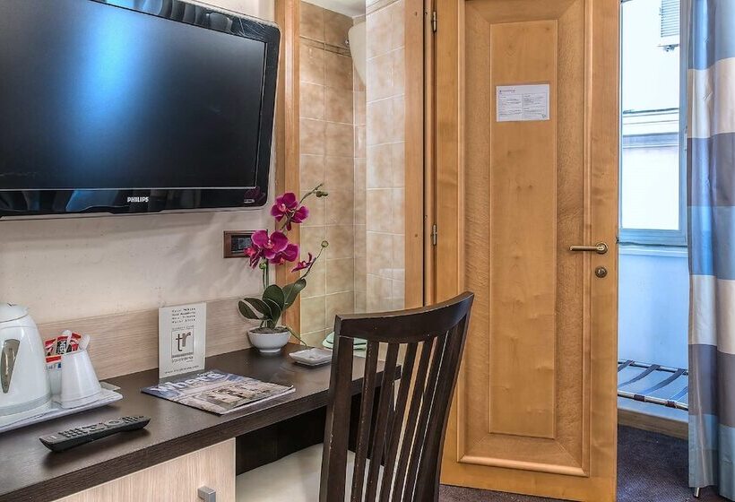 חדר סופריור, Tritone