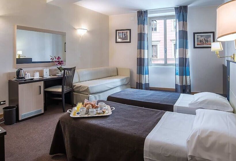 חדר סטנדרט לשלושה, Tritone