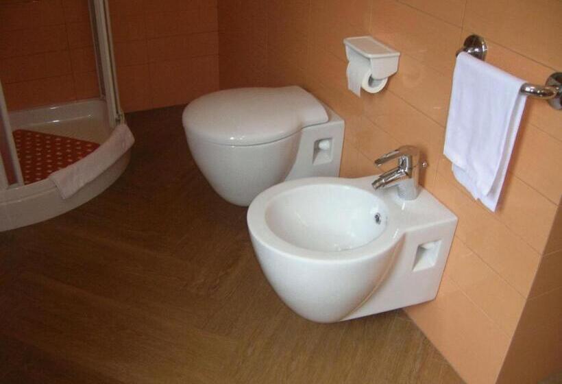 四人标准间, Villa Archirafi