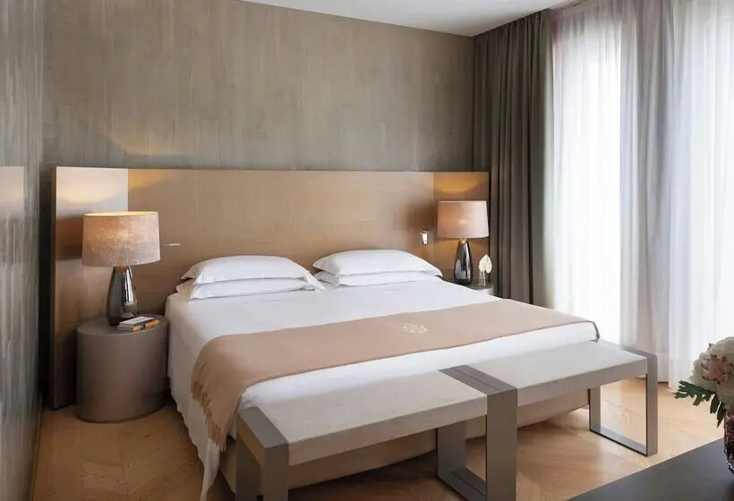 سوییت جونیور, Rosa Grand Milano   Starhotels Collezione