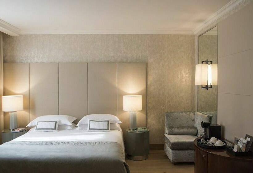 اتاق خانوادگی تودرتو, Rosa Grand Milano Starhotels Collezione