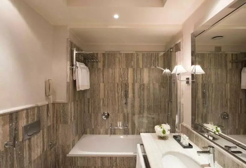 景色の見えるデラックスルーム, Rosa Grand Milano   Starhotels Collezione
