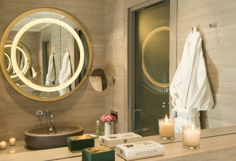 סוויטת ג'וניור םע נוף, Rosa Grand Milano   Starhotels Collezione