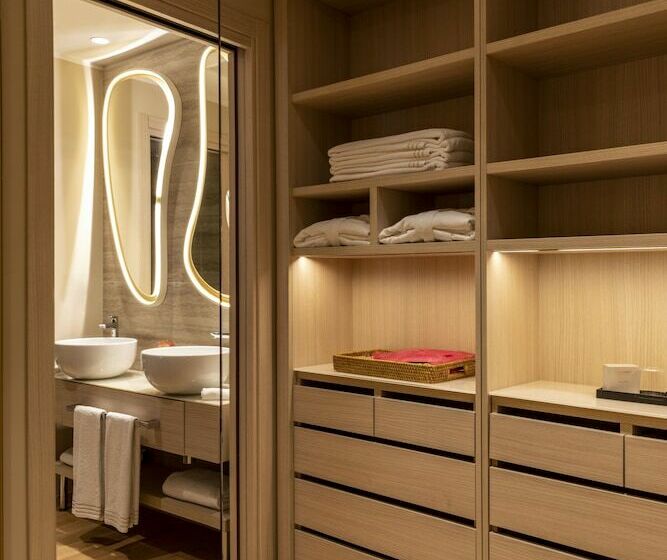 דירת דלוקס 2 חדרי שינה, Rosa Grand Milano   Starhotels Collezione