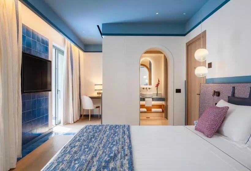 Deluxe Room with Balcony