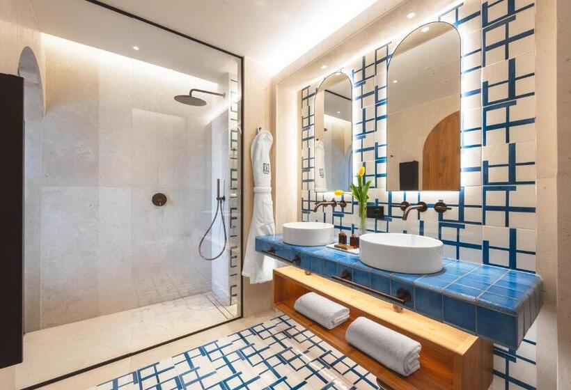 스위트 킹사이즈 침대, Ara Maris Hotel & Spa