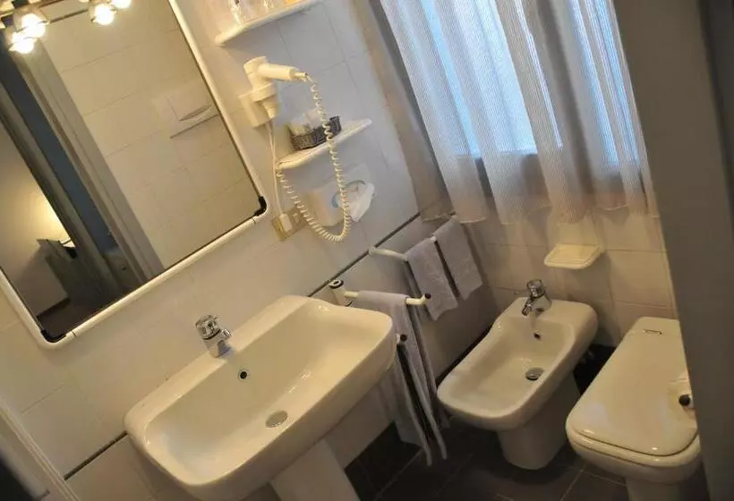 اتاق استاندارد, B&b Hotel Treviso Al Fogher