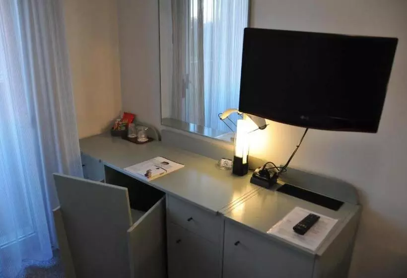 اتاق استاندارد یک نفره, B&b Hotel Treviso Al Fogher