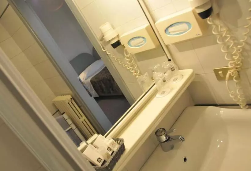 اتاق استاندارد یک نفره, B&b Hotel Treviso Al Fogher