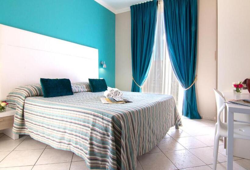 غرفة قياسية إطلالة جانبية علي البحر, Albergo Belsoggiorno