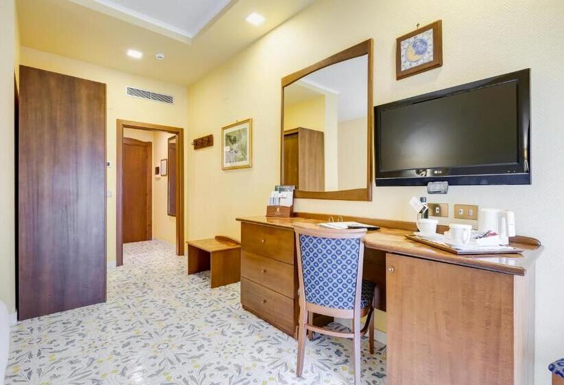 Classic room with balcony, Best Western Hotel La Solara