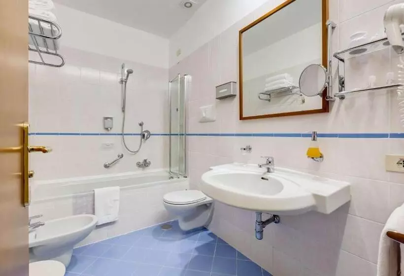 اتاق سوپریور با چشم‌انداز دریا, Best Western Hotel La Solara