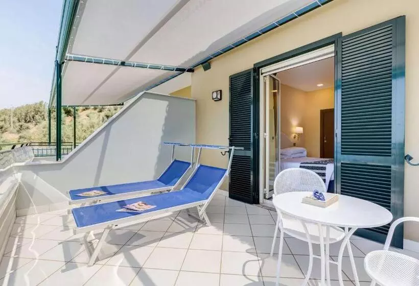 اتاق سوپریور با چشم‌انداز دریا, Best Western Hotel La Solara