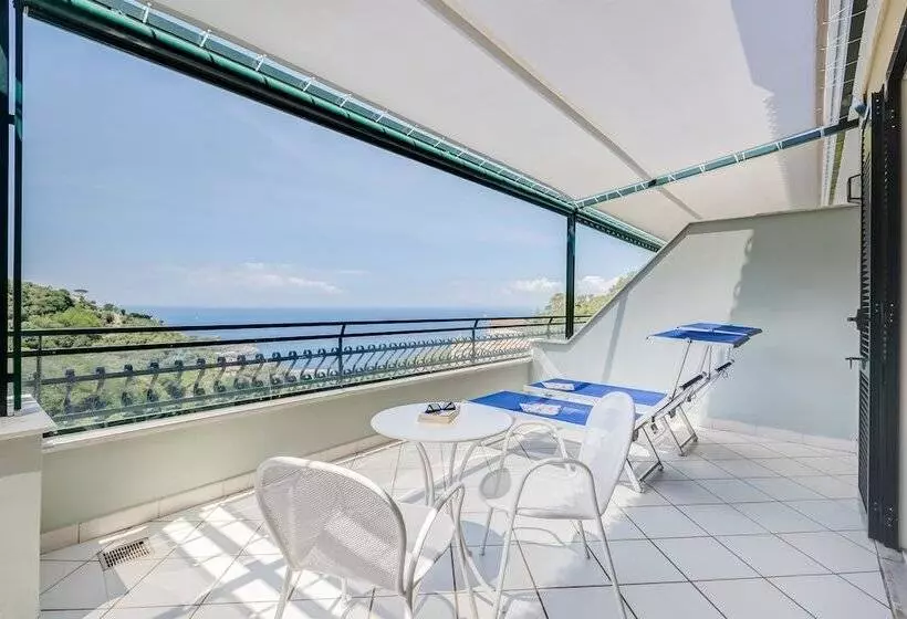 اتاق سوپریور با چشم‌انداز دریا, Best Western Hotel La Solara