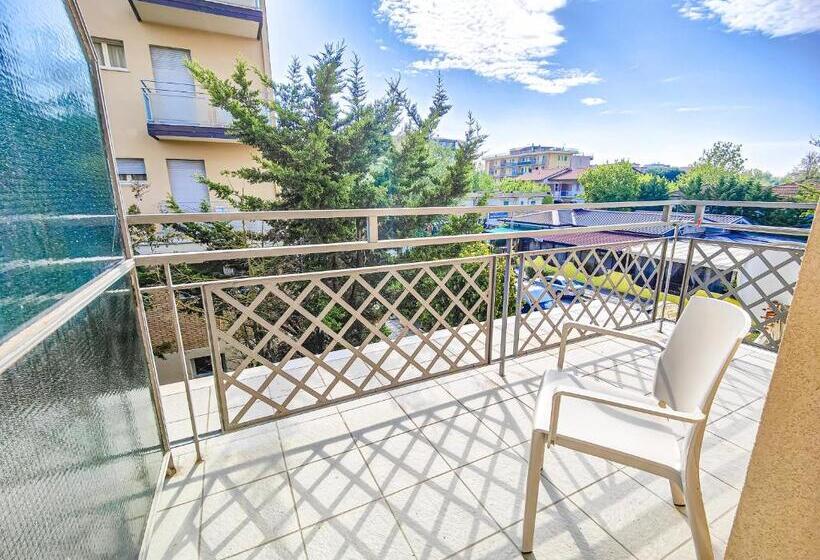 コンフォートトリプルルーム, Bruna