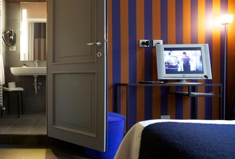 스탠다드 룸, Clocchiatti Next