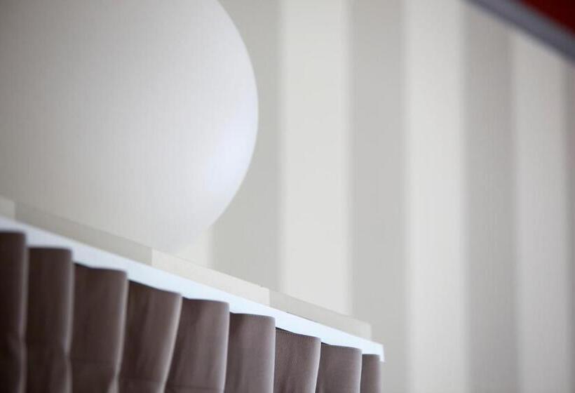 스탠다드 룸, Clocchiatti Next