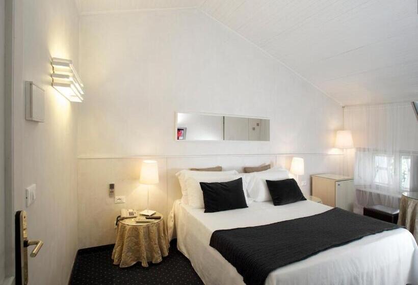 스탠다드 룸, Clocchiatti Next