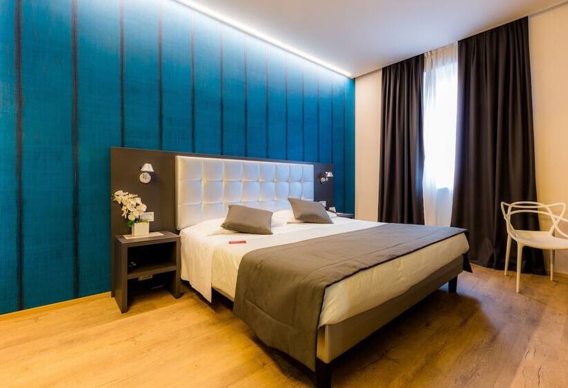 غرفة سوبيريور ثلاثية, Concord