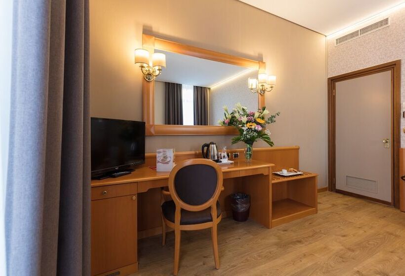 غرفة كومفورت ثلاثية, Concord