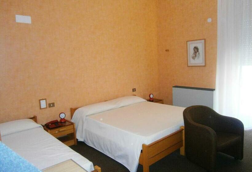 标准三人间, Corona