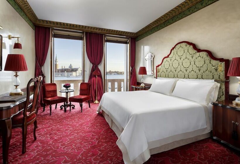 اتاق لوکس با چشم‌انداز دریاچه, Danieli, Venice