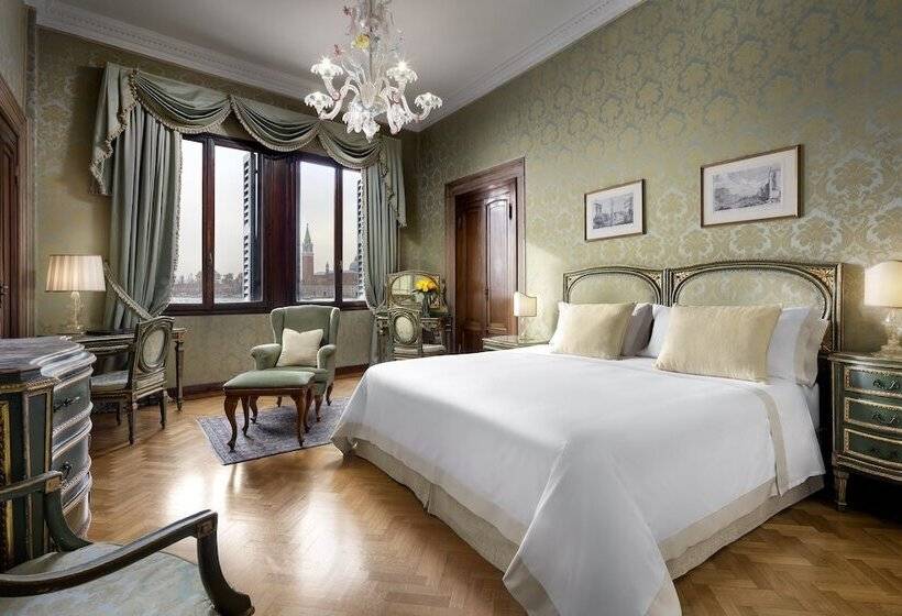 اتاق لوکس با چشم‌انداز دریاچه, Danieli, Venice