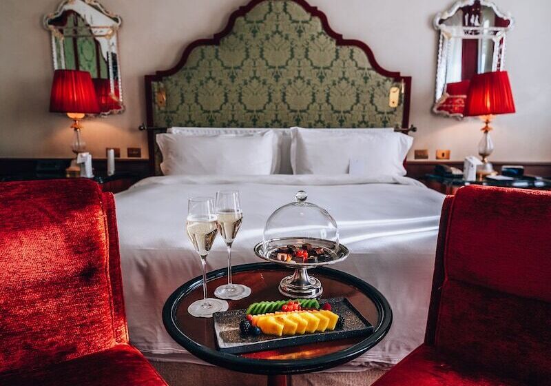 اتاق لوکس با چشم‌انداز دریاچه, Danieli, Venice