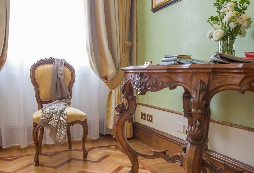 اتاق لوکس, Due Torri