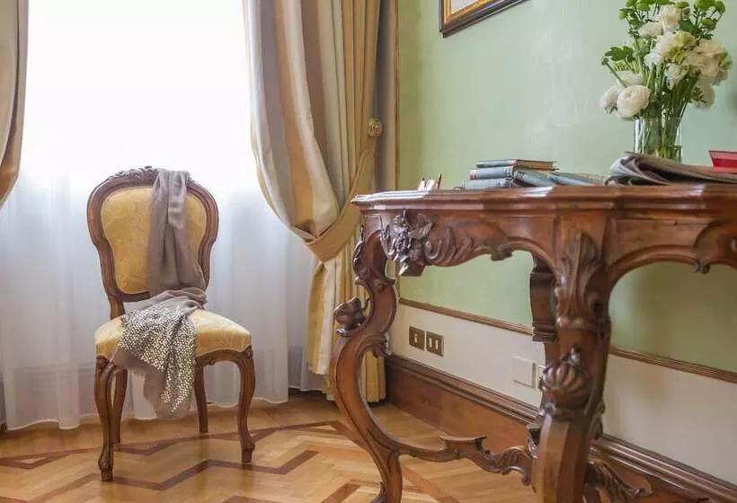 اتاق لوکس, Due Torri