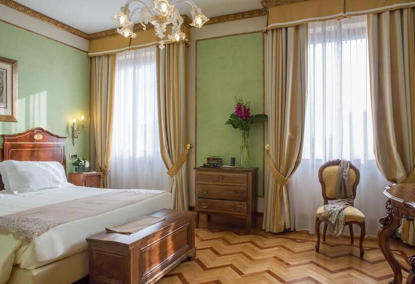 اتاق لوکس, Due Torri