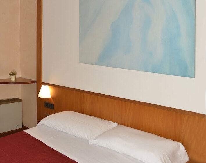 Standard Yhden Hengen Huone, Giotto