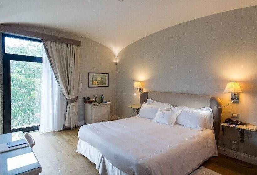 디럭스 룸, Grand Hotel Cocumella