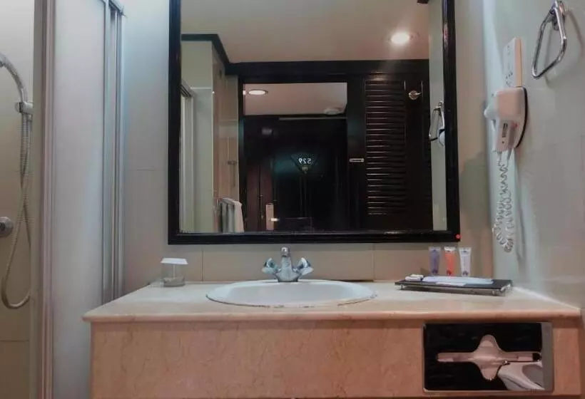 Deluxe-huone King-vuode, Grand Hotel Preanger