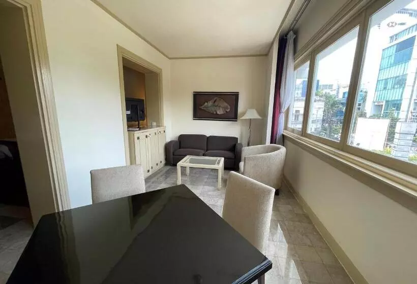 Executive-huone King-vuode, Grand Hotel Preanger